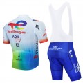 Ensemble cuissard vélo et maillot cyclisme équipe pro TotalEnergies 2023 Aero Mesh