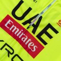 Ensemble cuissard vélo et maillot cyclisme équipe pro UAE Team Emirates – XRG 2026 Aero Mesh Fluo