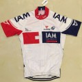 Ensemble cuissard vélo et maillot cyclisme équipe pro IAM Cycling