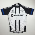 Ensemble cuissard vélo et maillot cyclisme équipe pro Giant