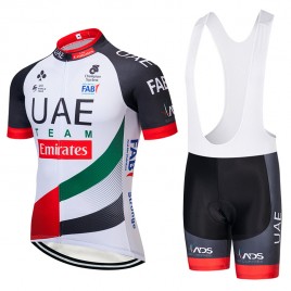 Ensemble cuissard vélo et maillot cyclisme équipe pro UAE Team Emirates 2018