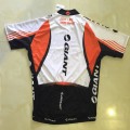 Ensemble cuissard vélo et maillot cyclisme équipe pro Giant